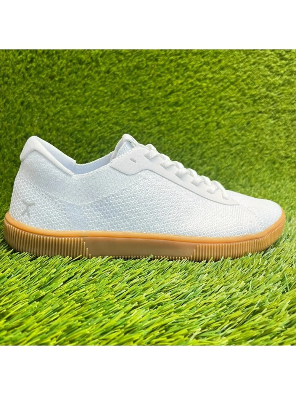 Flux Adapt Trainer White Gum Womens Size 8 Mens Size 7 Athletic Shoes Sneakers